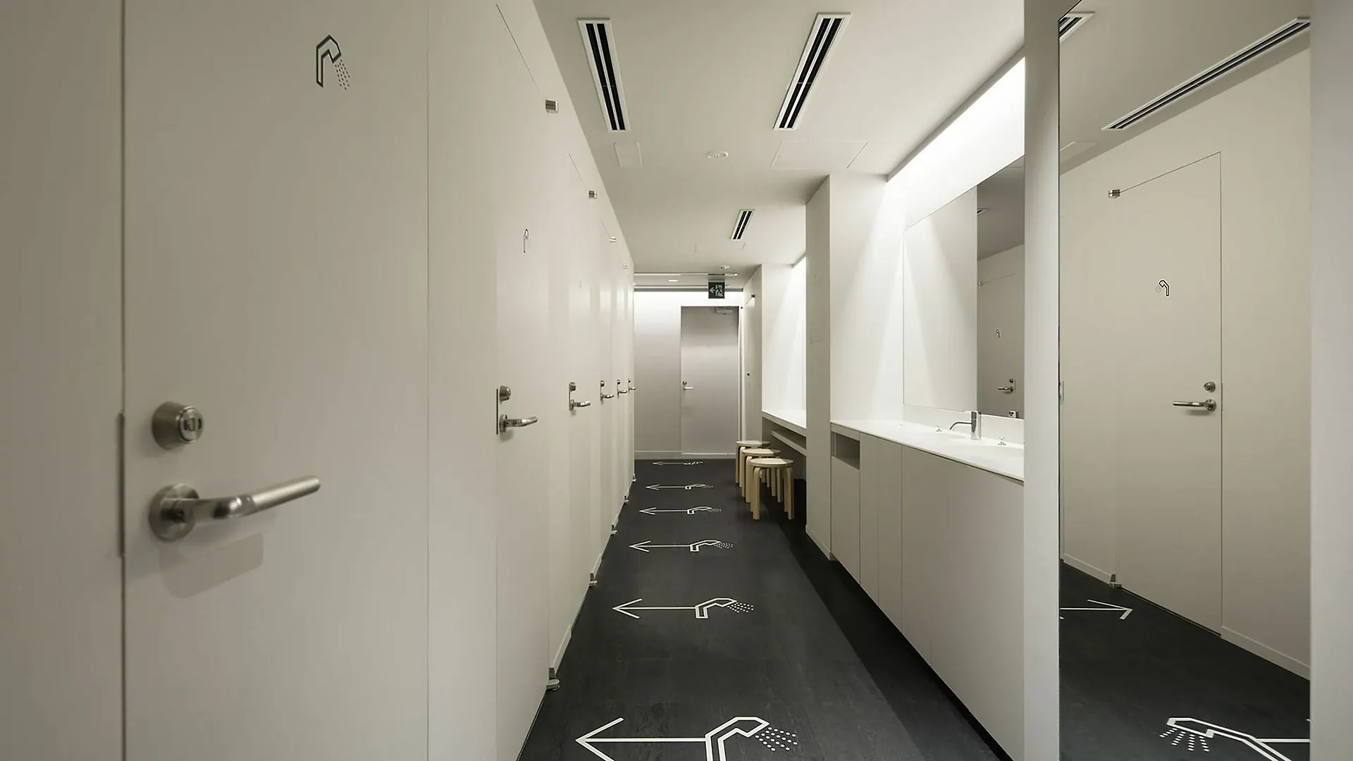 9H Nine Hours Woman Kanda Tokyo prefektur Japan