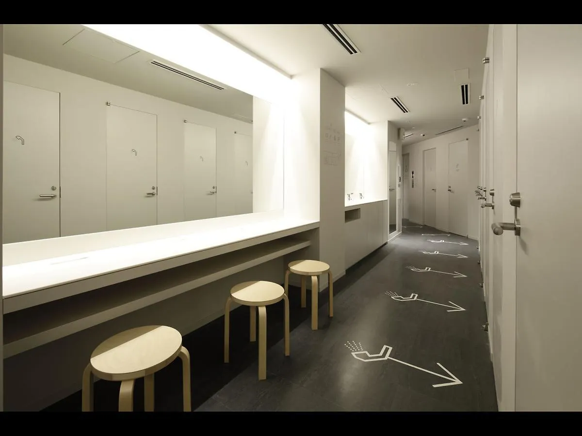 ** Capsule hotel 9H Nine Hours Woman Kanda Tokyo Japan